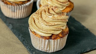Cinnamon Roll Cupcake_L.jpg