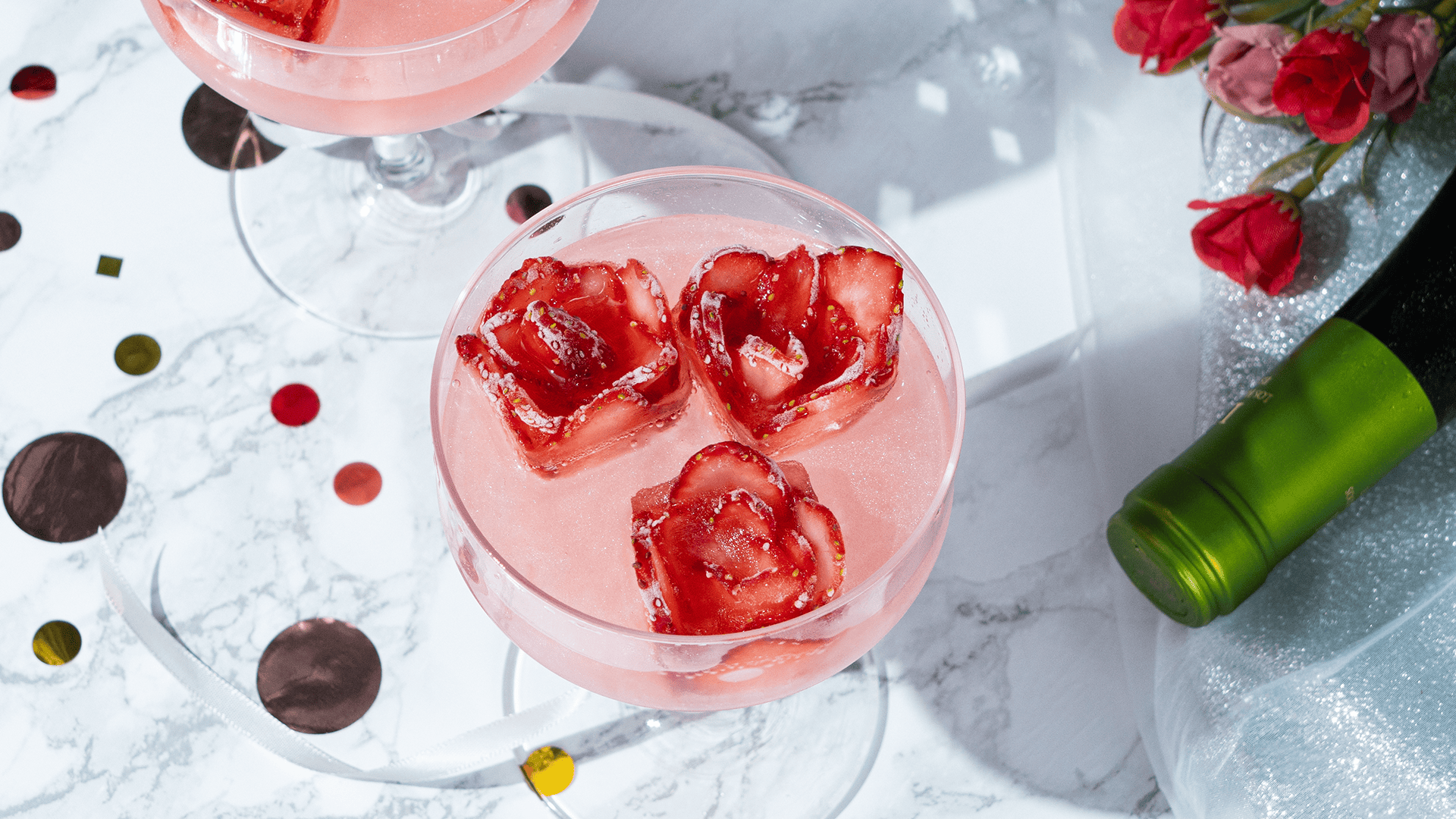 パーティーのカクテルに】いちごのローズアイス🍓 | TASTEMADE