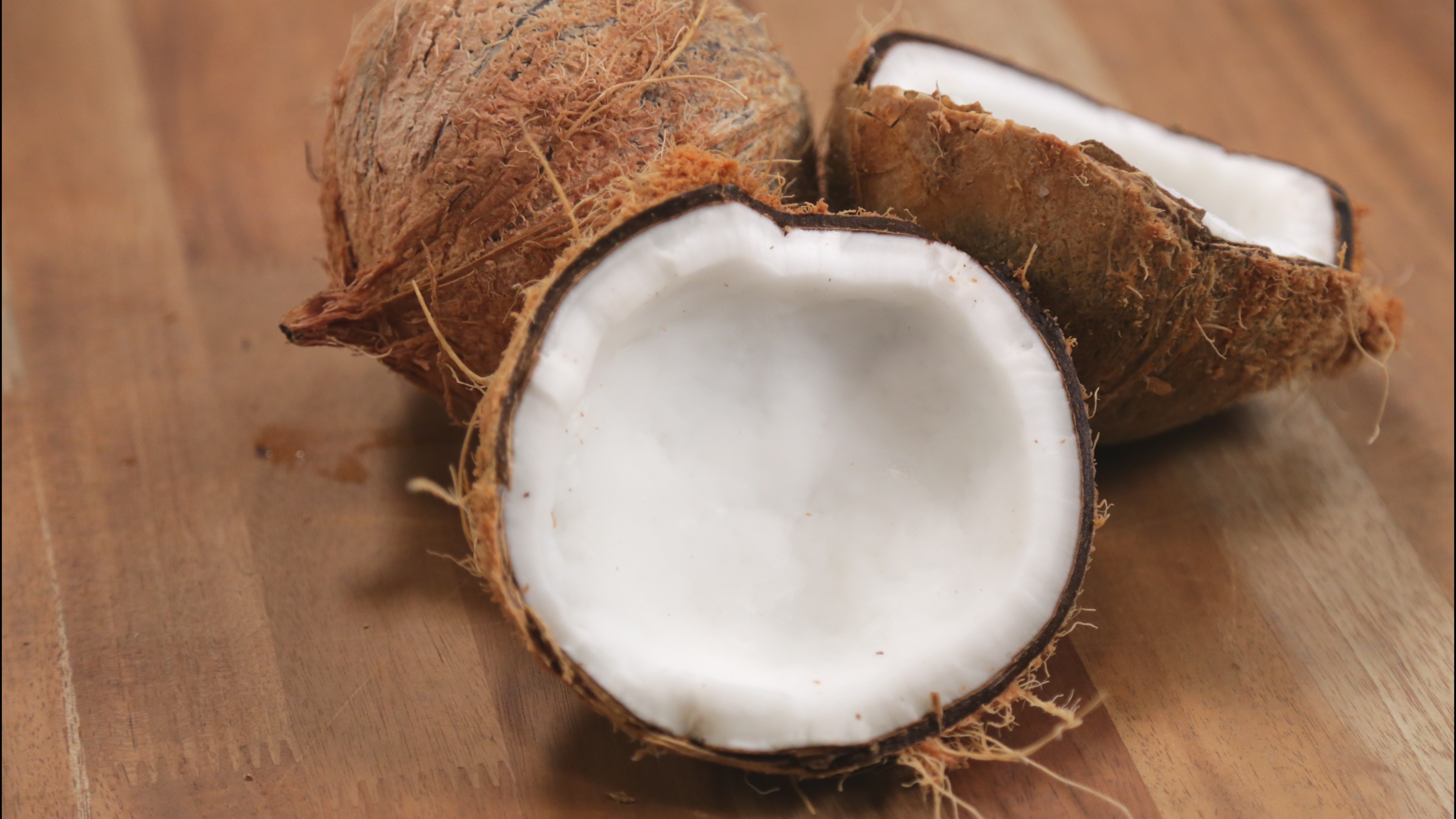 Crack A Coconut Like A Pro - xmxdxlz