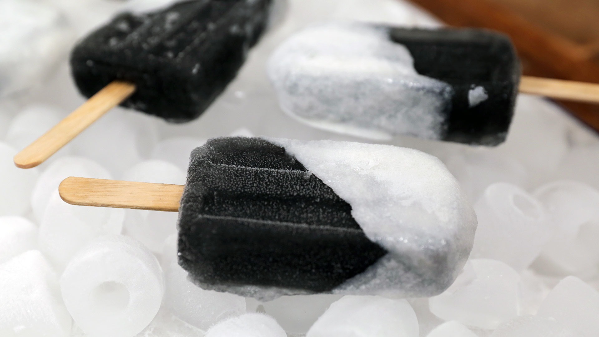 Made some Black Ice Popsicles for this hot afternoon : r/GFUEL