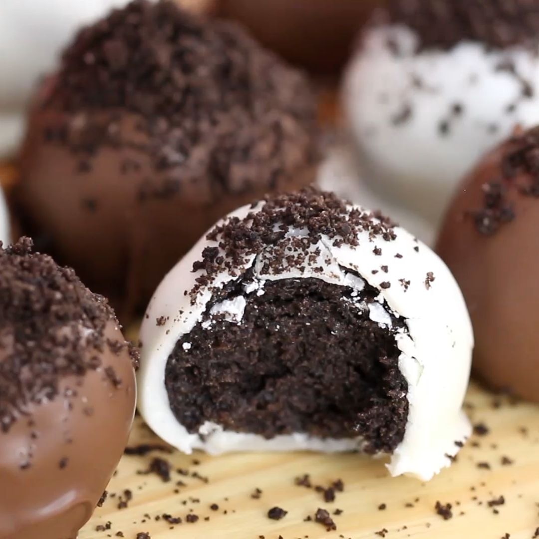 Chocolate-Dipped Oreo Truffles | Tastemade