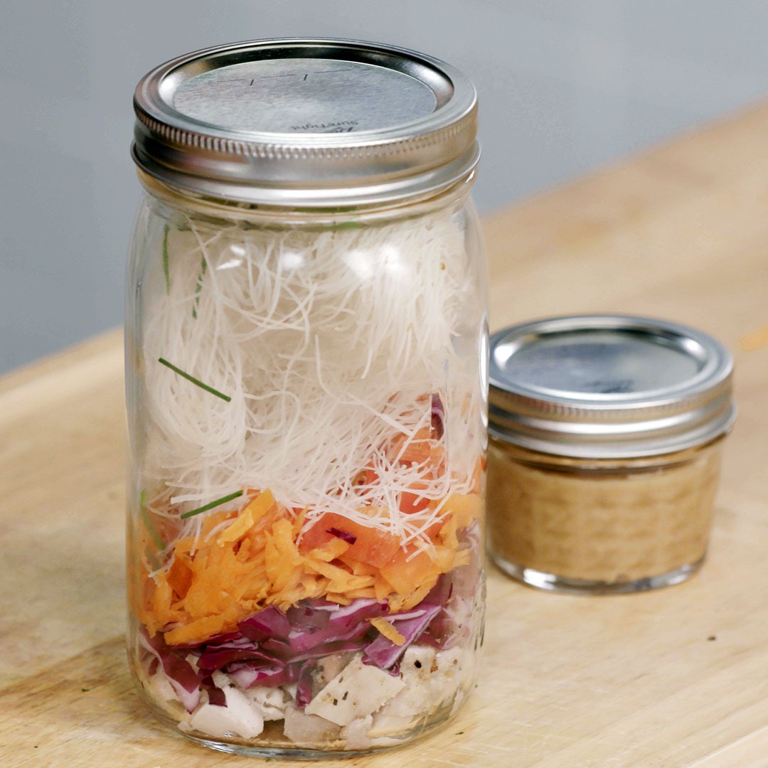 This Mason Jar Chicken Ramen Recipe Is a Serious Upgrade From Dorm-Room  Noodles - Brit + Co