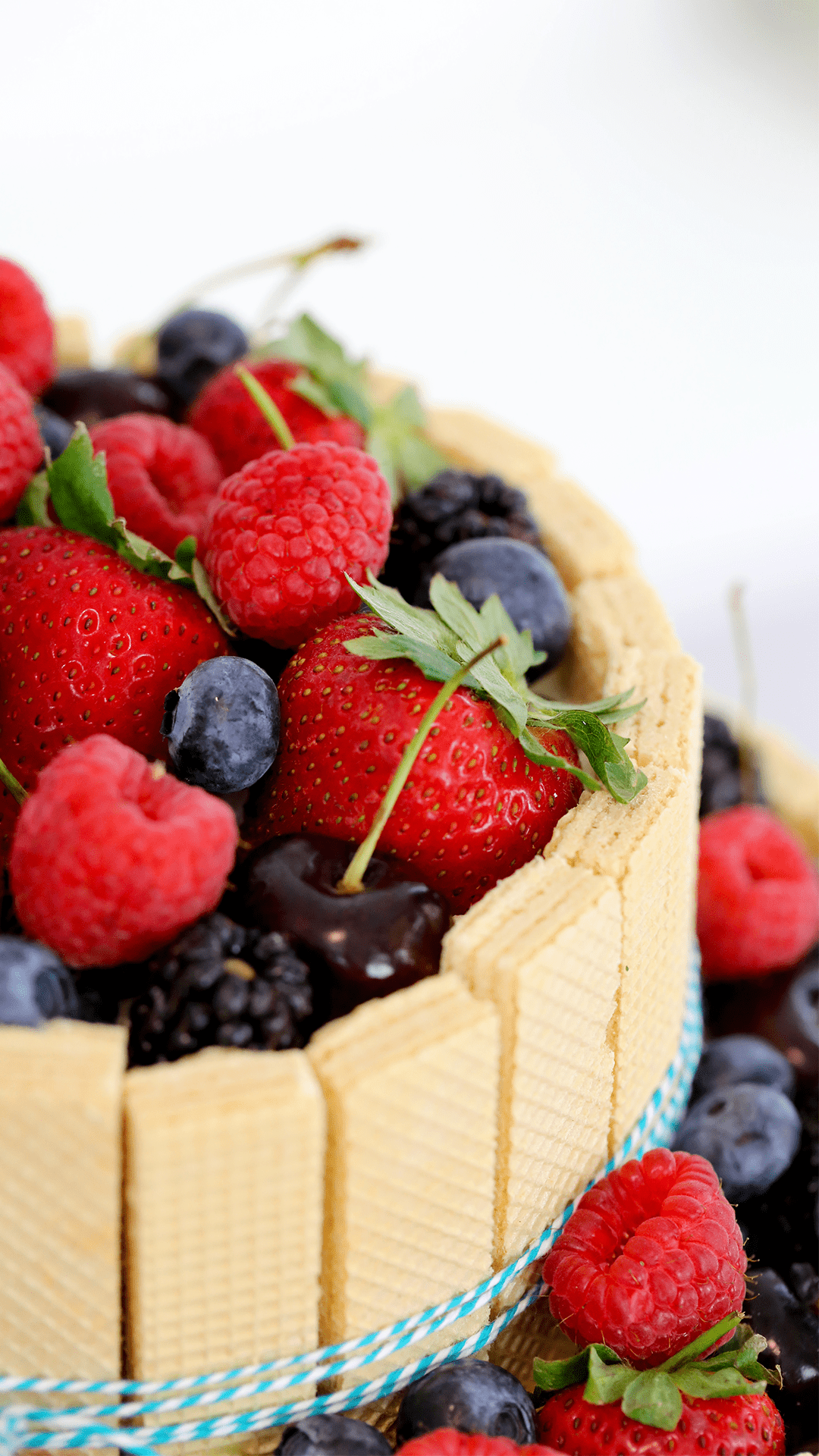 Basket Fruit Cake - Decorated Cake by Mery Cakes - CakesDecor