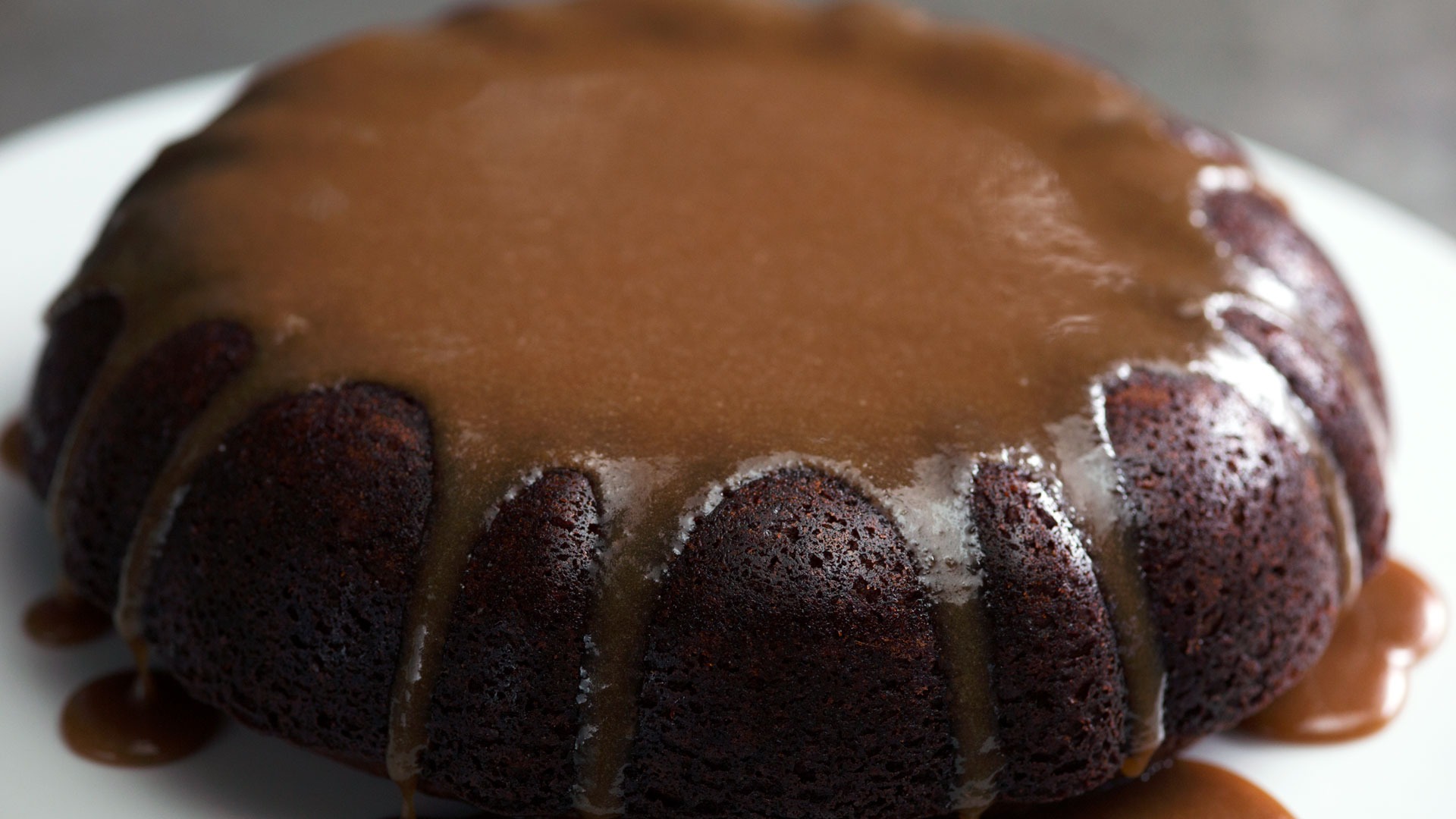 Sticky Toffee Pudding Volcano Cake | Tastemade