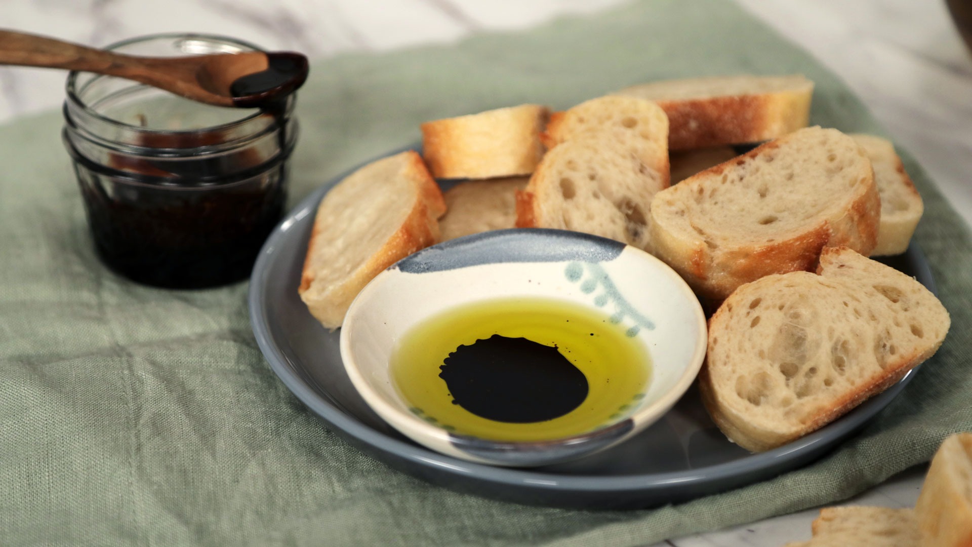 How to make balsamic glaze from scratch