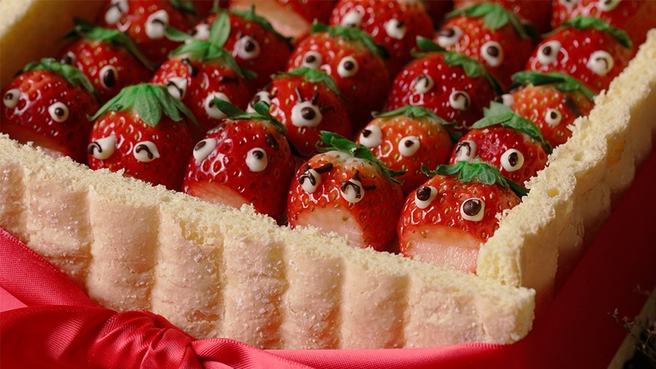 Ichigo-kun Charlotte | Tastemade