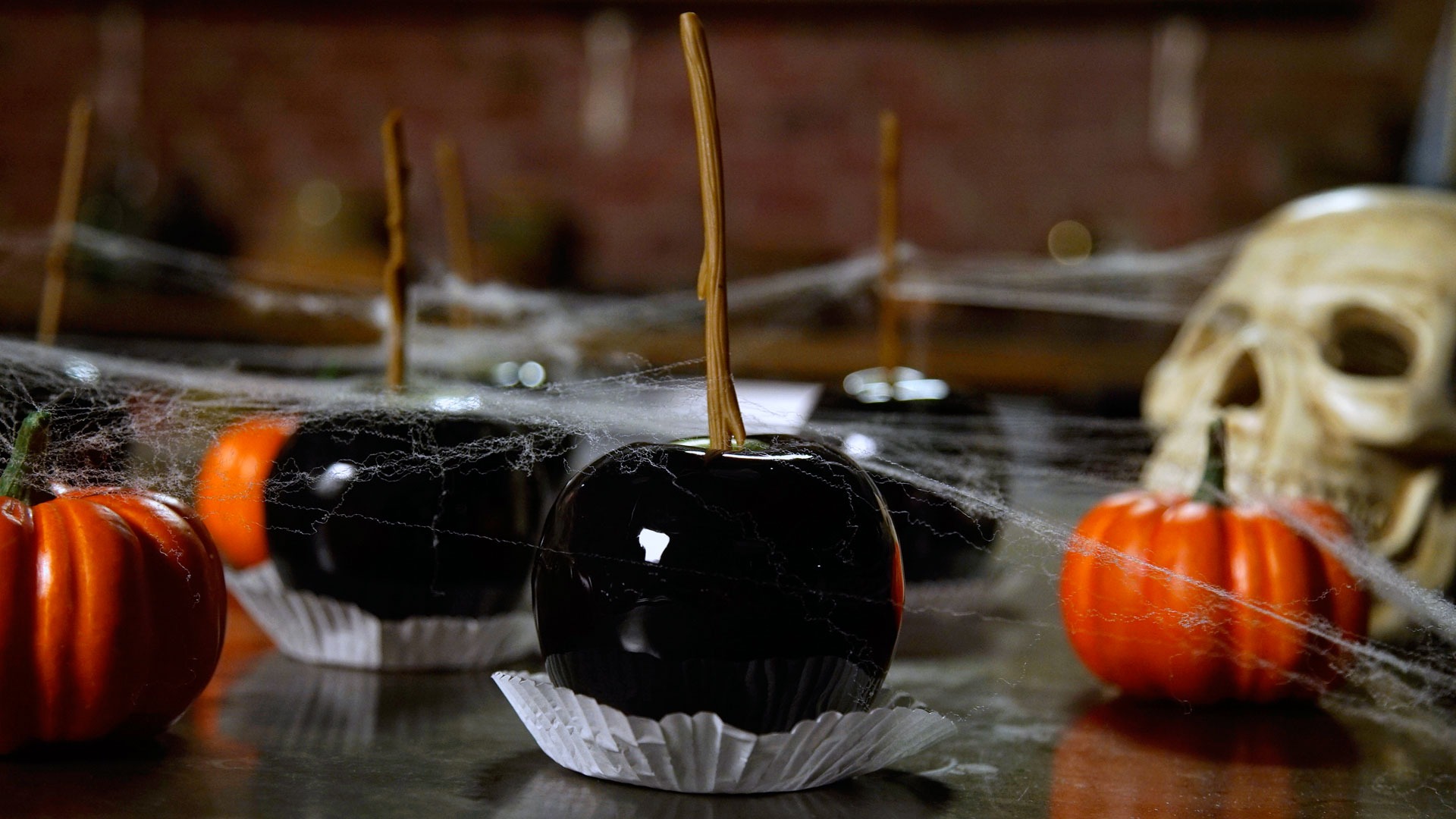 Poison Apples, image size:1920x1080