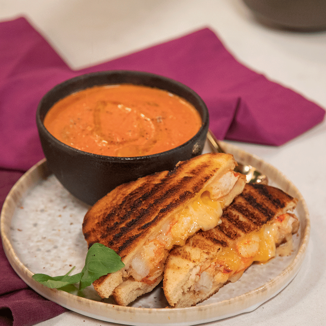 Lobster Bisque with Brie Grilled Cheese - DA' STYLISH FOODIE