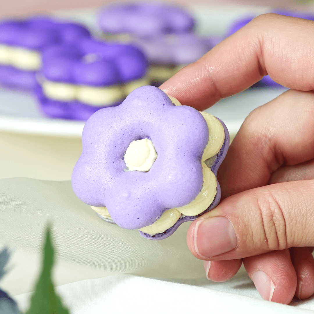 しょりん❣️お花見アレンジ❣️桜、マカロン、パープルアレンジ❣️ 桜マカロン 花びらの絞り方は？ | 江別市お菓子教室 Epiphanie