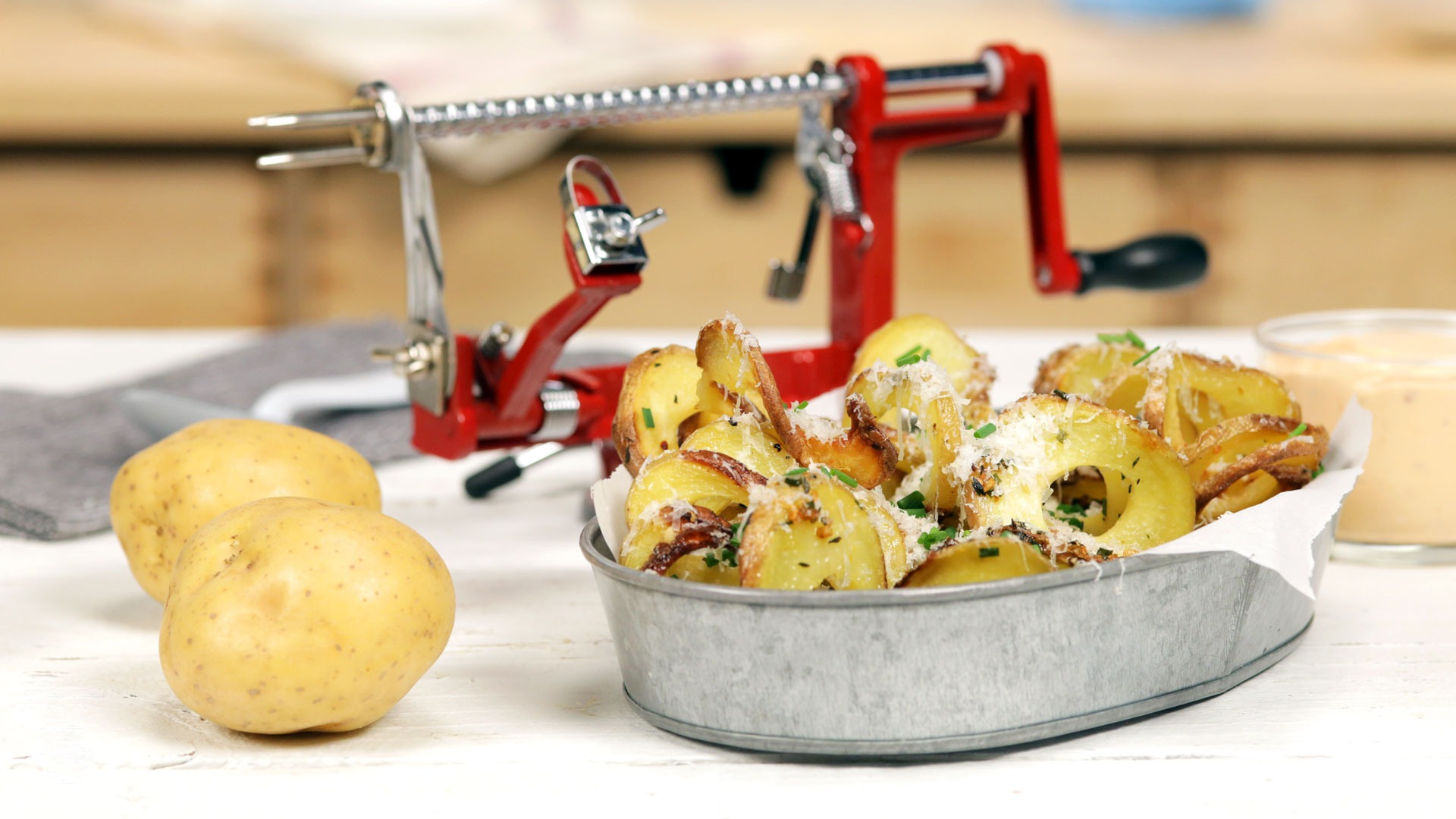 Easy Tornado Potato Recipe: Crispy Spiralized Potatoes Are Fun