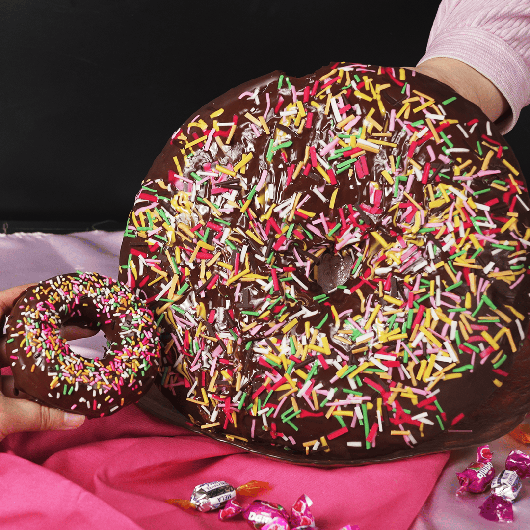 7500kcal超え】背徳感MAXのメガドーナツ | TASTEMADE