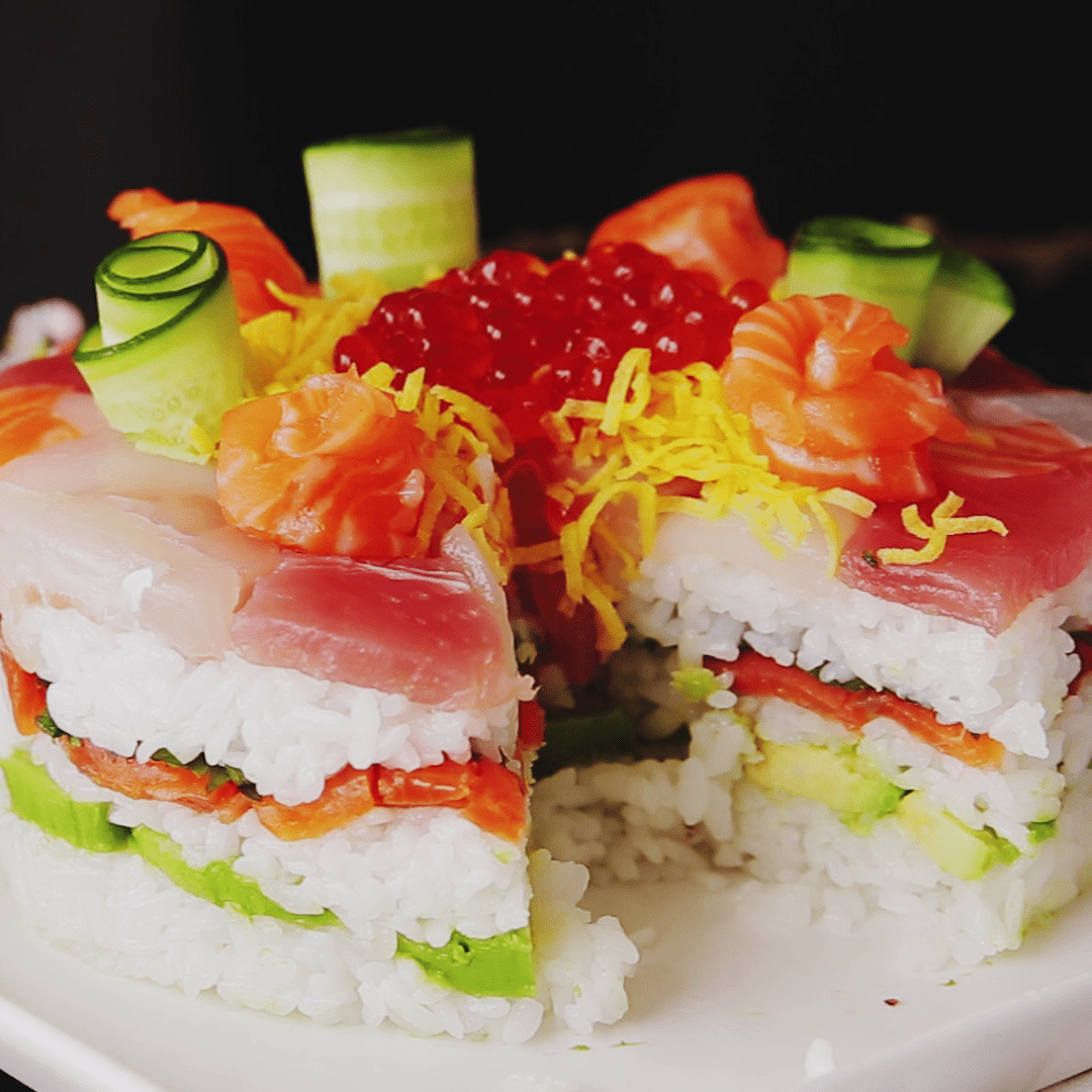 Sushi cake with roast beef and avocado | Kikkoman