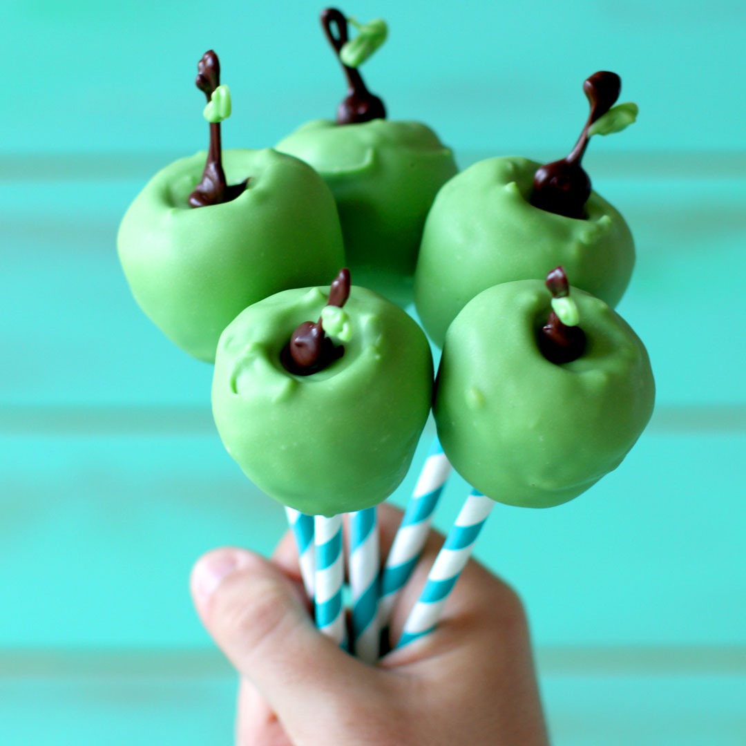 apple cake pops for the perfect fall treat - Little Dove Blog